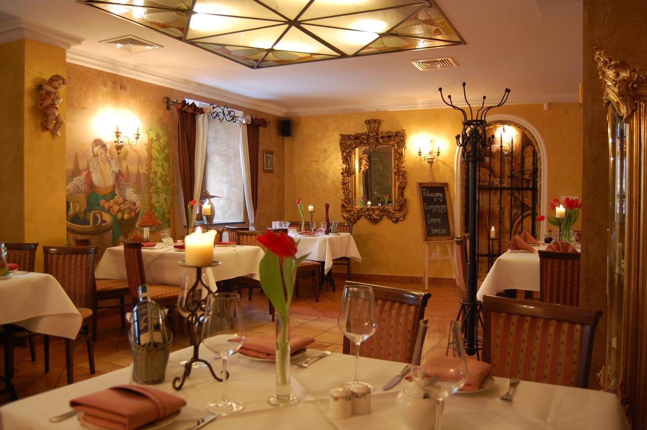 Restauracja - Hotel Mocca D'Oro Mikolow Εξωτερικό φωτογραφία