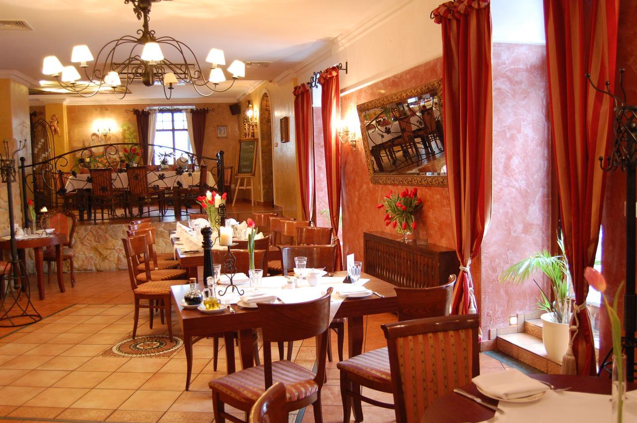 Restauracja - Hotel Mocca D'Oro Mikolow Εξωτερικό φωτογραφία